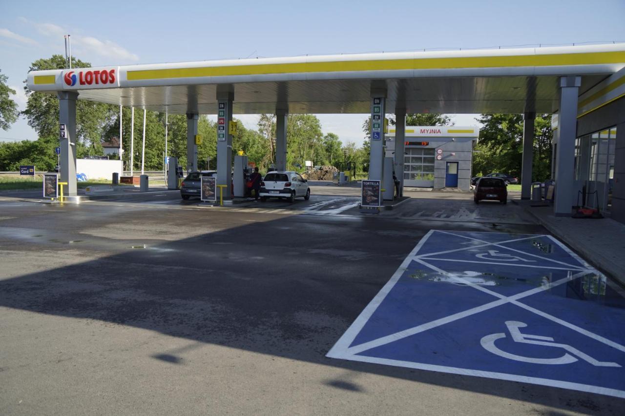 Smartmotel Pułtusk Exteriör bild